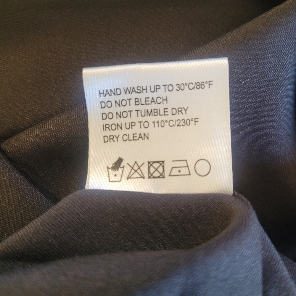Lea & Viola Sleeveless Little Black Shift Above the Knee Dress. Size M - Picture 8 of 9